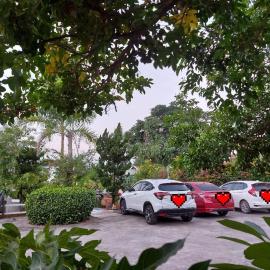 Scenic Riverside Resort، فندق في كامفاينغ فيت