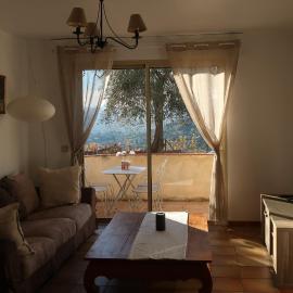 Appartement spacieux et chaleureux à Grasse, ξενοδοχείο στο Γκρας