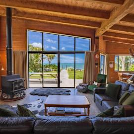 Mohua - Pakawau Holiday Home, hotel i Pakawau