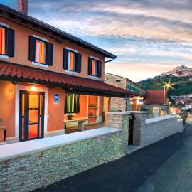 Guest House Nena, Hotel in Motovun