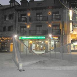 Apartamentos Los Lagos, khách sạn ở Benasque