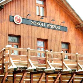 Sokolí hnízdo, hotel a Hláska