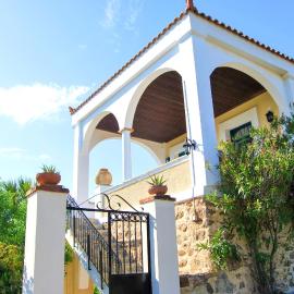Picturesque Villa in Limnos + Enclosed Garden + Sea View, hotel v destinaci Límnos