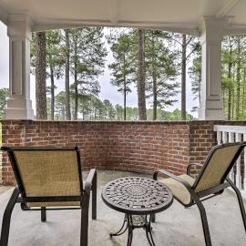 Resort-Style Condo on Golf Course w/ Pool Access, hotel Spring Lake-ben