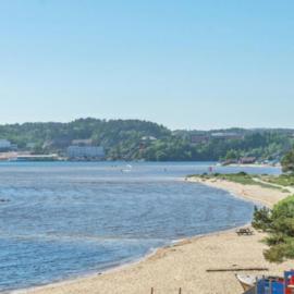 Hytte med 4 Soverom, hotel a Kristiansand