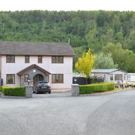 The Granary, hotel a Boncath