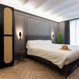Reina 107 Beach Boutique, hotel in Valencia