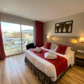 Contact hôtel - Hôtel Les Bleuets & SPA, готель у місті Онфлер