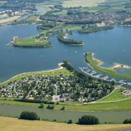 Recreatiepark Jachthaven De Veerstal Lathum - Luxe Chalet, hotel a Lathum
