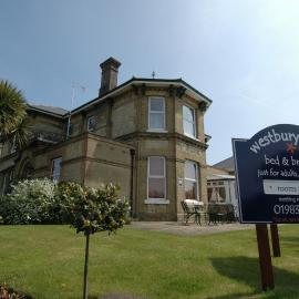 Westbury Lodge, hotel in Shanklin