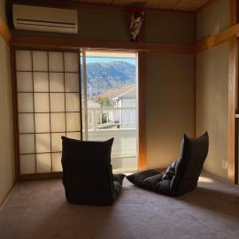 次郎の家, hotel i Fuefuki