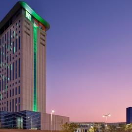 Holiday Inn & Suites - Dubai Festival City by IHG، فندق في دبي