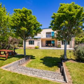 La Casa Al Mare - Golden Bay Beach House, hotell i Tasman