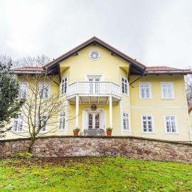 Lovecký zámeček pod Milešovkou, hotel a Teplice