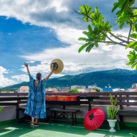 Ban Kong Rao Guesthouse - Quiet Santitham Oasis - Charming Garden & Mountain Views