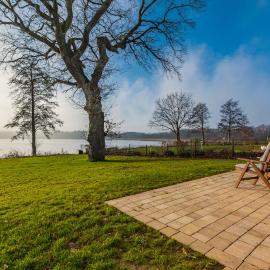 5 Sterne Ferienhaus direkt am See mit Sauna-Kamin-Garten