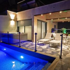 Luxury Rooftop Apartment in Netanya, hotel v destinácii Netanya