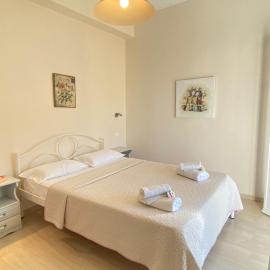 Nikos Cassiopeia, hotel i Kassiopi
