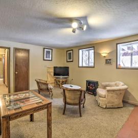 Cozy Durango Apt w/ Mtn View ~ 6 Mi to Downtown!, hotel in Durango