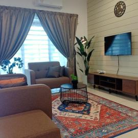 As Syifaa Homestay mslim only, wifi & netflix, מלון באיפו