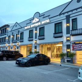 Maple Boutique Hotel، فندق في ميلاكا