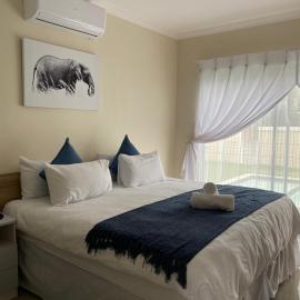 iMpongo Royal Lodge, хотел в Ричардс Бей