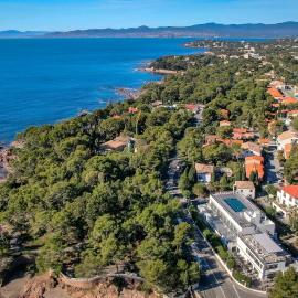 SOWELL Family Riviera، فندق في سانت رافائيل