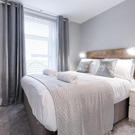 Spacious 3BR Apartment in Llanelli