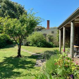 Cherry Plum Cottages, hotel in Port Fairy