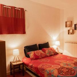 Les Gites du Fesquet - agréable T2 indépendant dans cadre calme et verdoyant, Hotel in Cazilhac