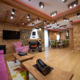 Drugarska priča, hotel a Jahorina