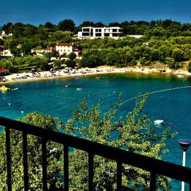 VILLAMAR beachfront apartments with FREE private parking, hotel en Rabac