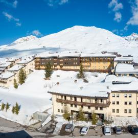 TOP Appartamenti, hotel in Passo del Tonale