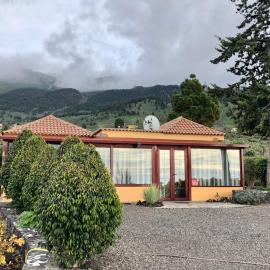 Casa Cueva de las Palomas 2, hotel in Las Manchas