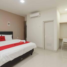 RedDoorz Plus near Eka Hospital BSD 5, hotel Tangerangban