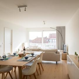 Modern & spacious apartment near beach in Knokke, hotel in Knokke-Heist