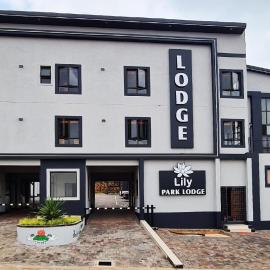 LilyPark Lodge, хотел в Рустенбург