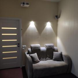 Small room with big cinema, hotel a Khàrkiv