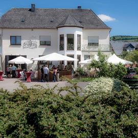 Gästehaus und Weingut Bernd Frieden, hotel v destinácii Nittel