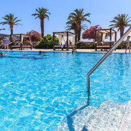 Hotel Princess، فندق في بار