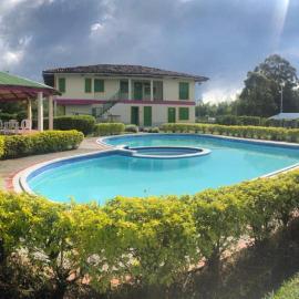 Finca Hotel el Rocio, готель у місті Сіркасія