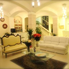 Albergo Le Dodici Lune, hotel em Montecorvino Rovella