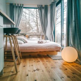 LushHills - Tiny House - Modern House On Wheels, hotel em Regulice