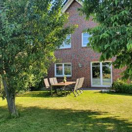 Nähe Hamburg Lübeck Ostsee - BBQ - Garten - Parkplatz, hotel v destinácii Grönwohld