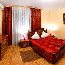 De Luxe, hotel v destinaci Chmilnyk