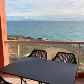 Bon Cap Corniche 3 étoiles avec Terrasse Clim vue mer parking、セットのホテル