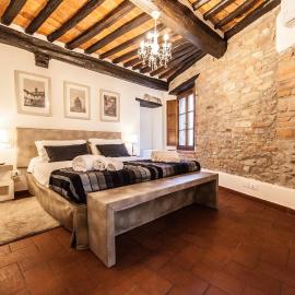 GuestHost - Accogliente Appartamento sulle Colline Toscane