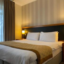 Brook Mollington Banastre Hotel & Spa, хотел в Честър