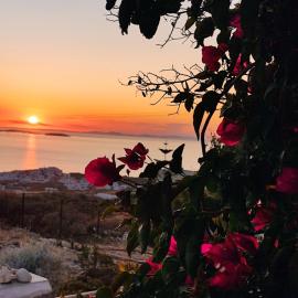 Zephyrus Sunset House. Amazing View and Privacy!, hotel a Agkidia