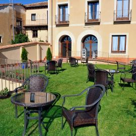 Hotel Don Felipe، فندق في سيغوفيا